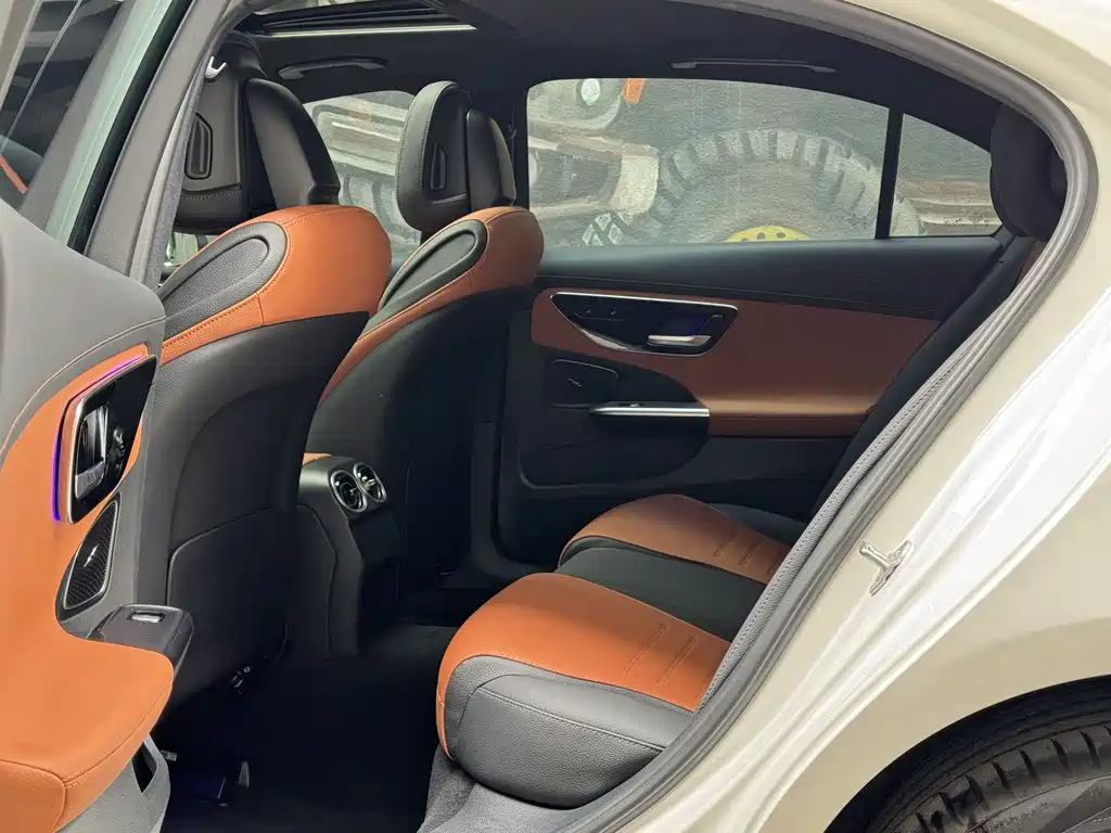 Mercedes-Benz C-Class 2023 — фото 11