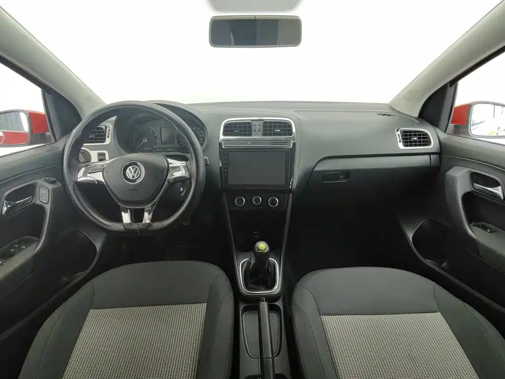 Volkswagen Polo 2015