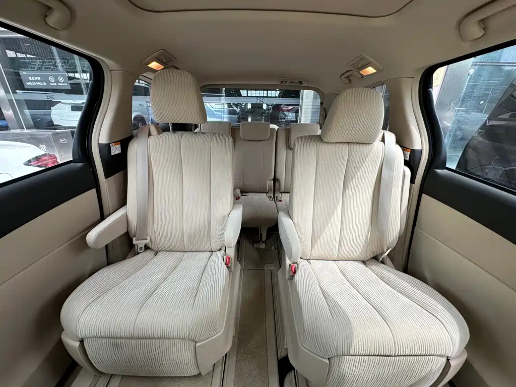 Toyota Previa 2020 — фото 10