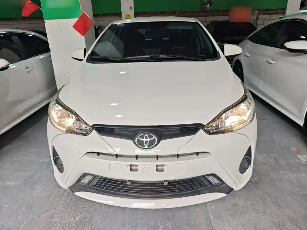 Toyota Yaris L 2021