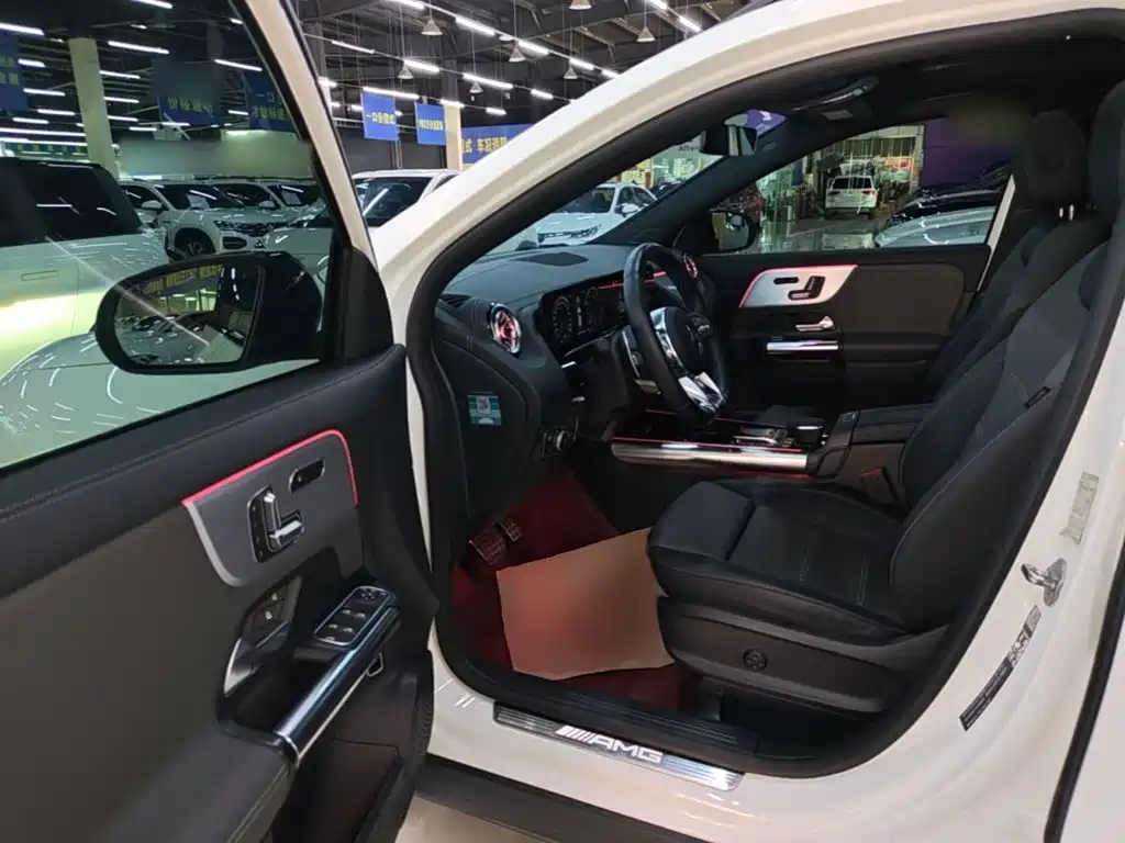 Mercedes-Benz GLA AMG 2021 — фото 16