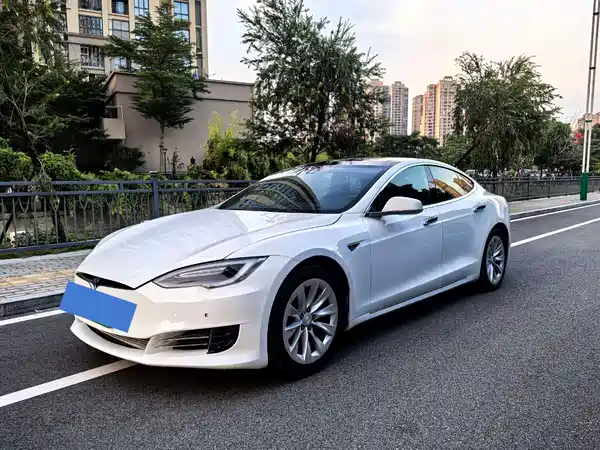 Tesla Model S 2016
