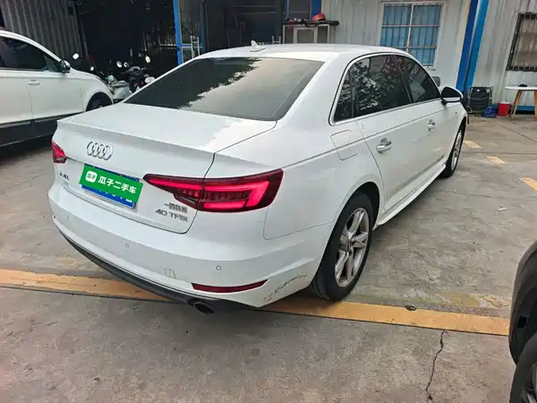 Audi A4L 2019