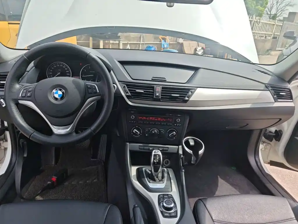 BMW X1 2014 — фото 9