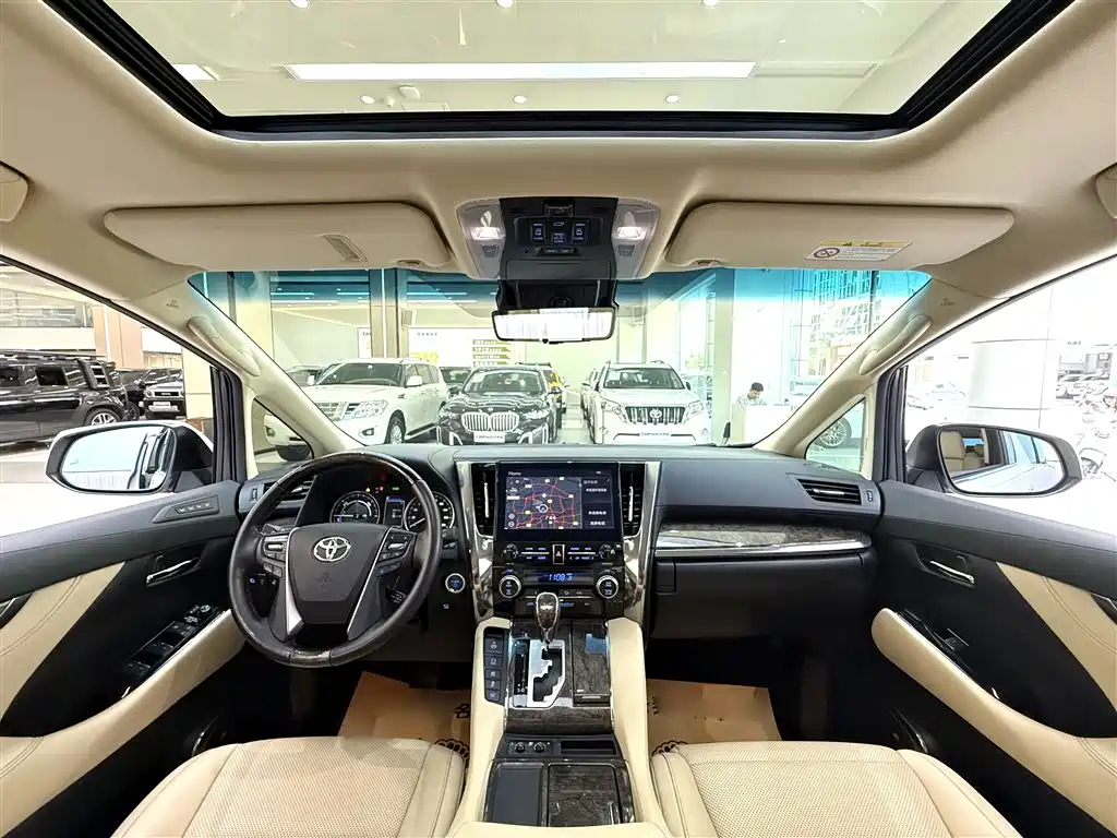 Toyota Vellfire 2022 — фото 25