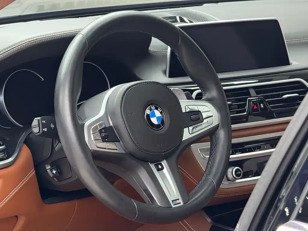BMW 7 Series 2019 — фото 8