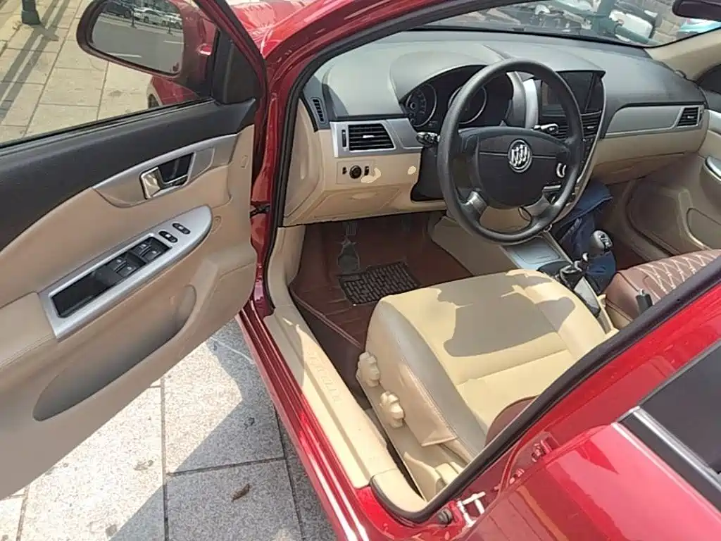 Buick Excelle 2015 — фото 16
