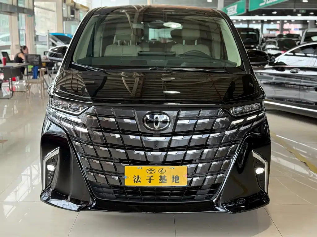 Toyota Alphard 2023 — фото 2