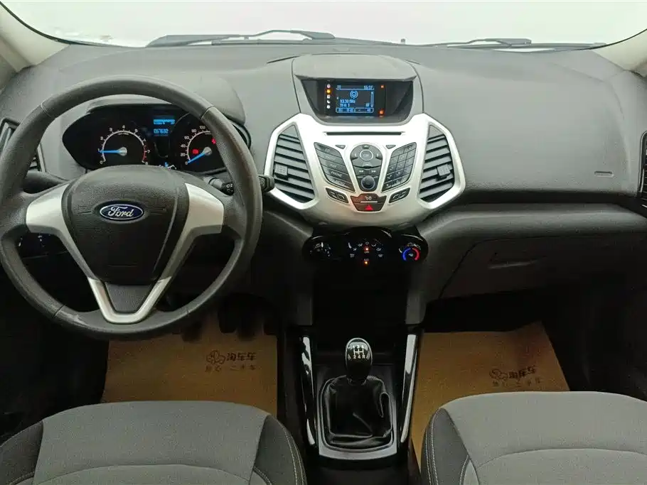 Ford Ecosport 2016 — фото 12