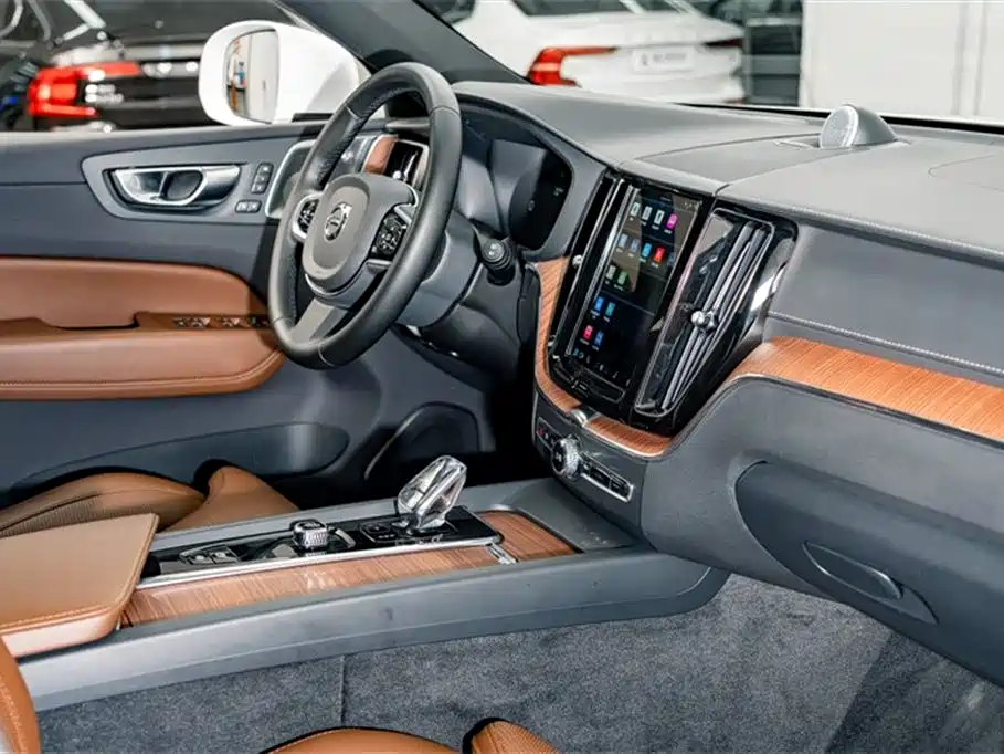 Volvo XC60 PHEV 2025 — фото 21