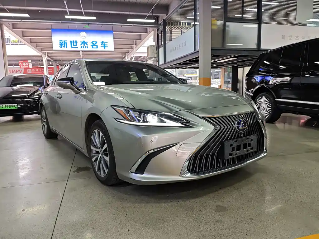 Lexus ES 2020 — фото 3
