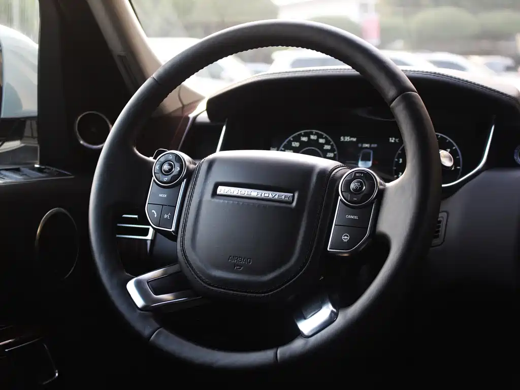 Land Rover Range Rover 2018 — фото 10