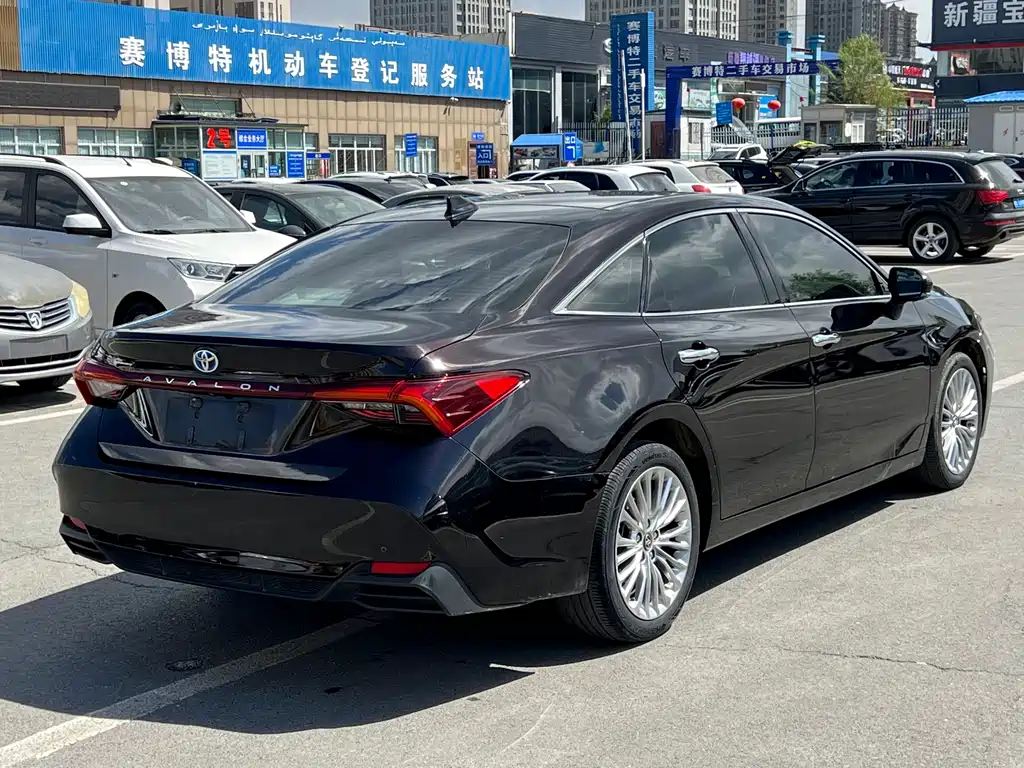 Toyota Avalon 2019 — фото 7