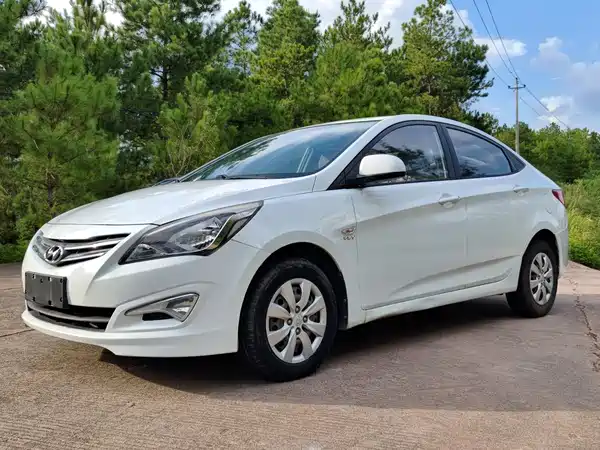 Hyundai Accent 2015