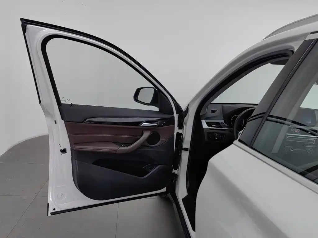 BMW X1 2020 — фото 8