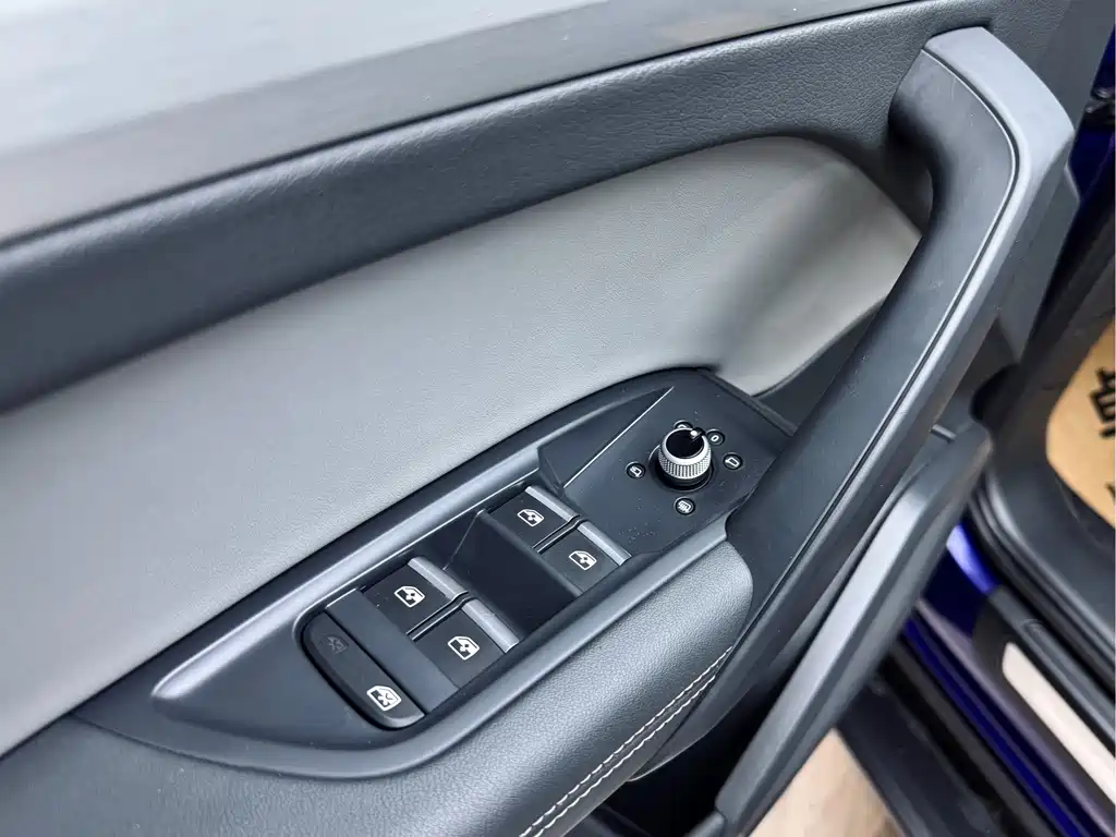 Audi Q5L 2020 — фото 11