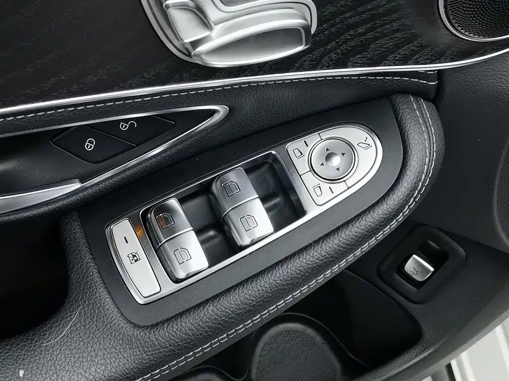 Mercedes-Benz C-Class 2019 — фото 9