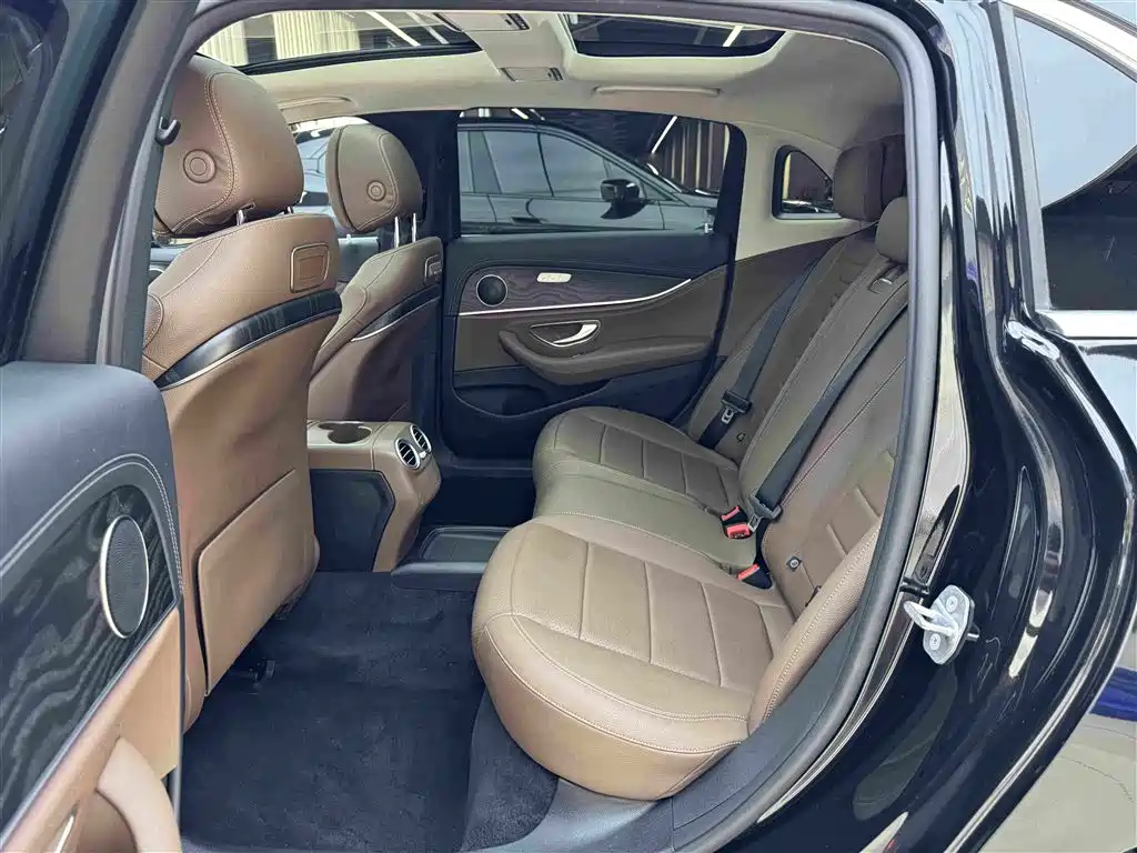 Mercedes-Benz E-Class 2020 — фото 10