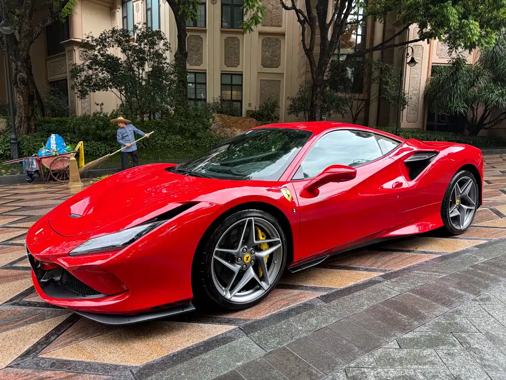Ferrari F8 2021