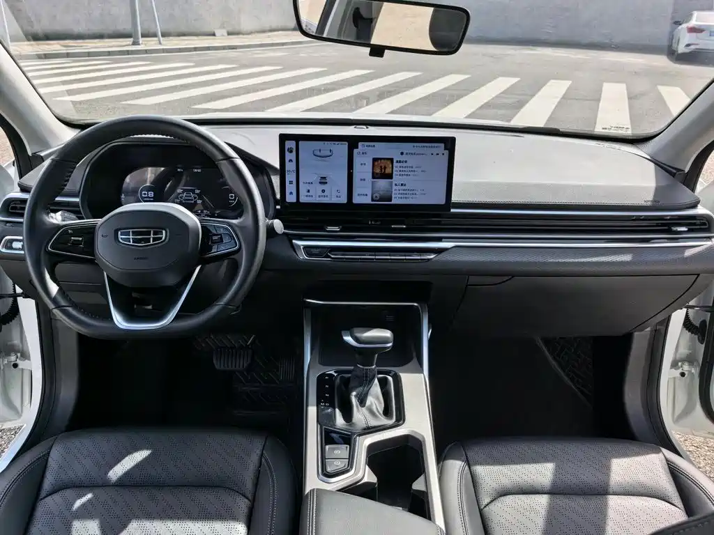 Geely Emgrand 2023 — фото 15