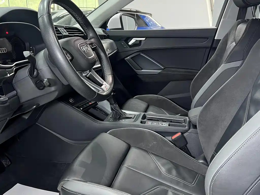 Audi Q3 Sportback 2022 — фото 15