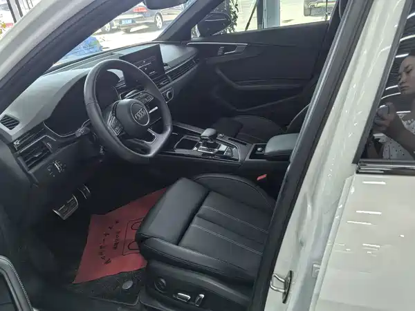 Audi A4L 2024