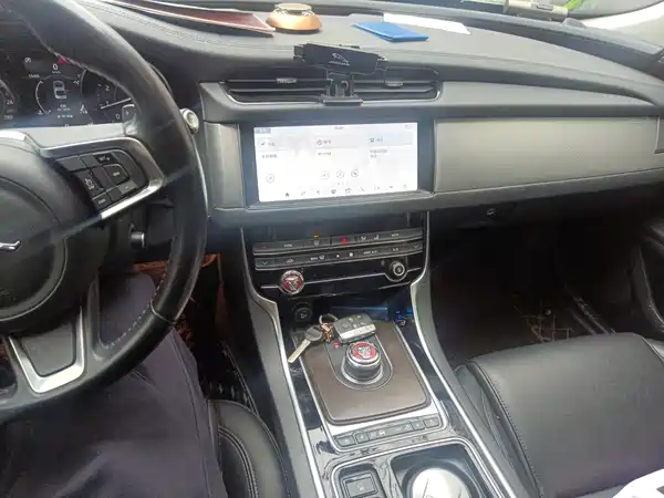 Jaguar XFL 2020