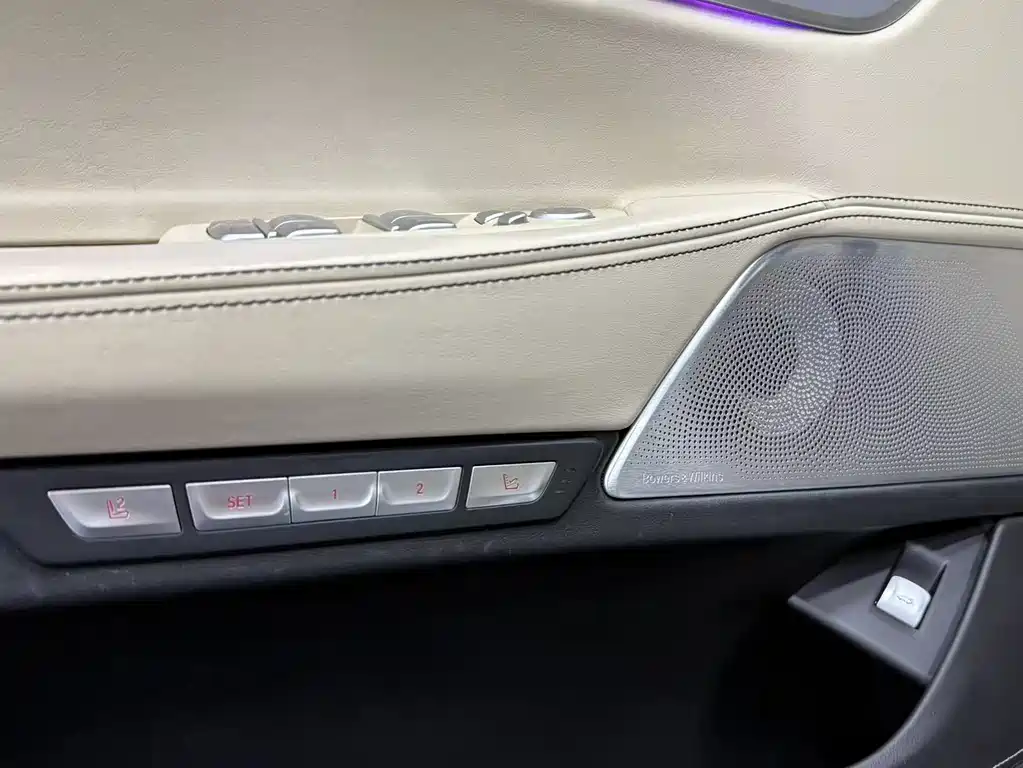 BMW 7 Series 2018 — фото 19