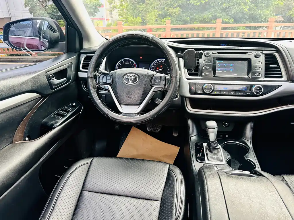 Toyota Highlander 2016 — фото 27
