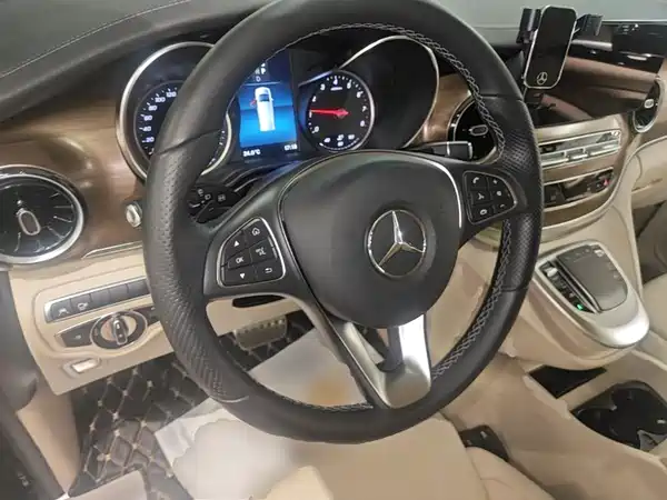 Mercedes-Benz V-Class 2024