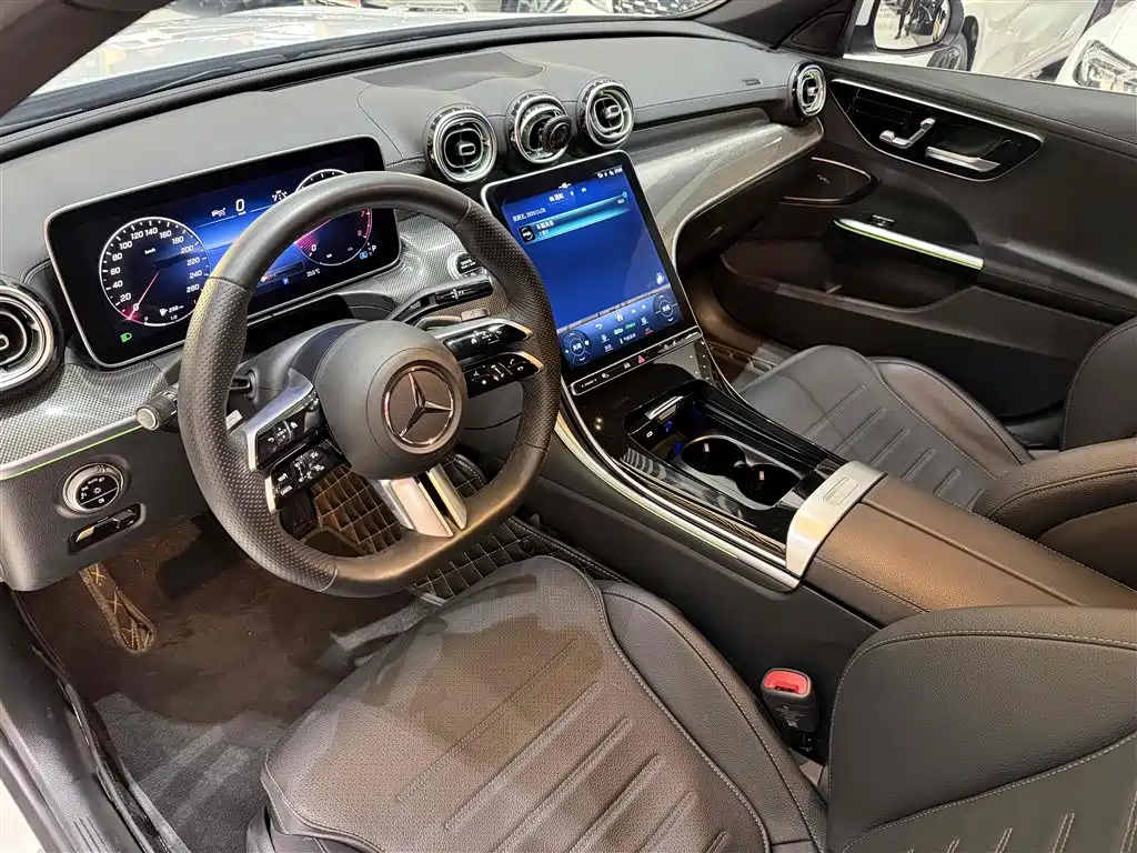 Mercedes-Benz C-Class 2024 — фото 11
