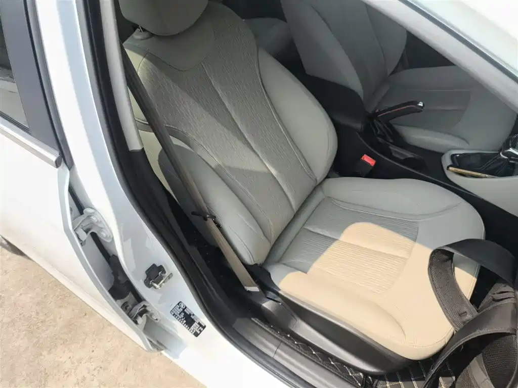 Buick Excelle 2015 — фото 20