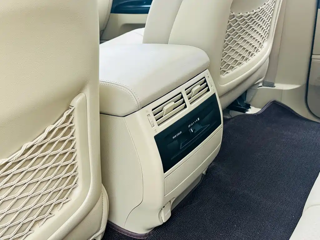 Toyota Land Cruiser 2017 — фото 16