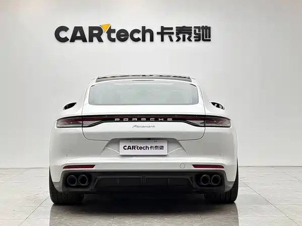 Porsche Panamera 2022