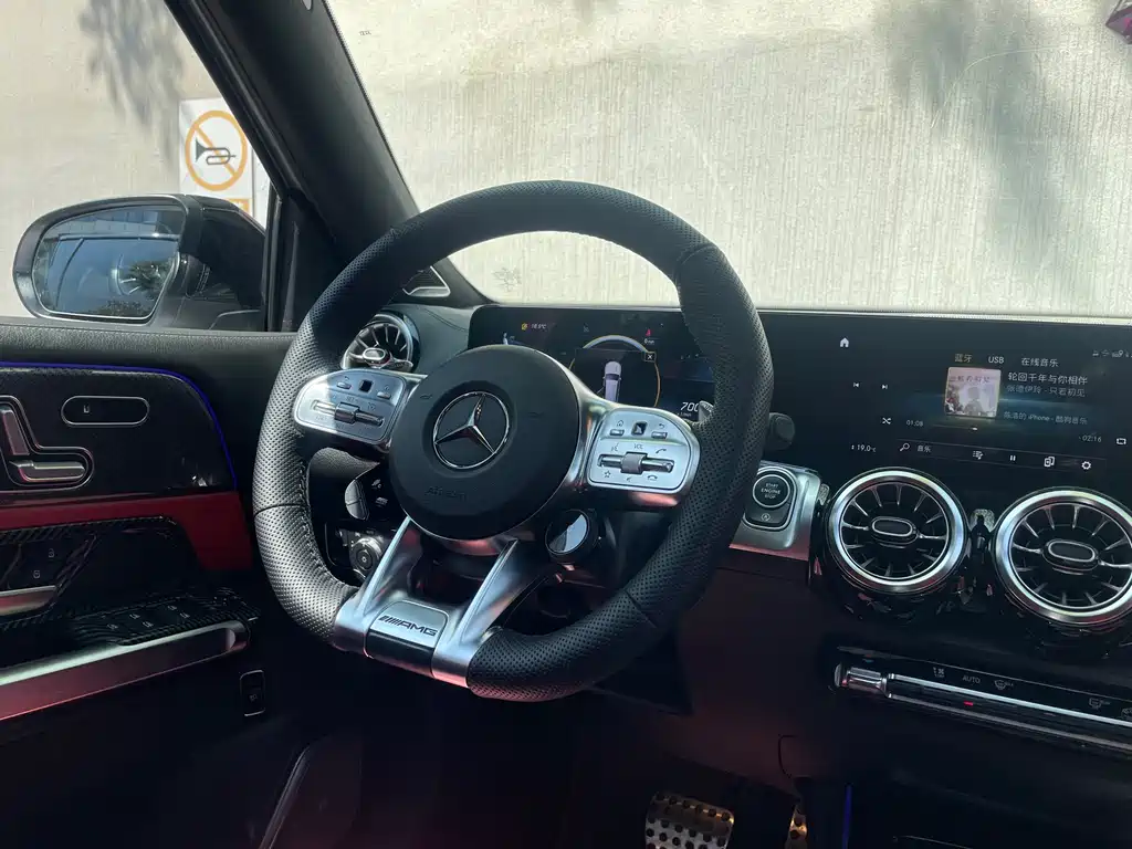 Mercedes-Benz GLB AMG 2023 — фото 10