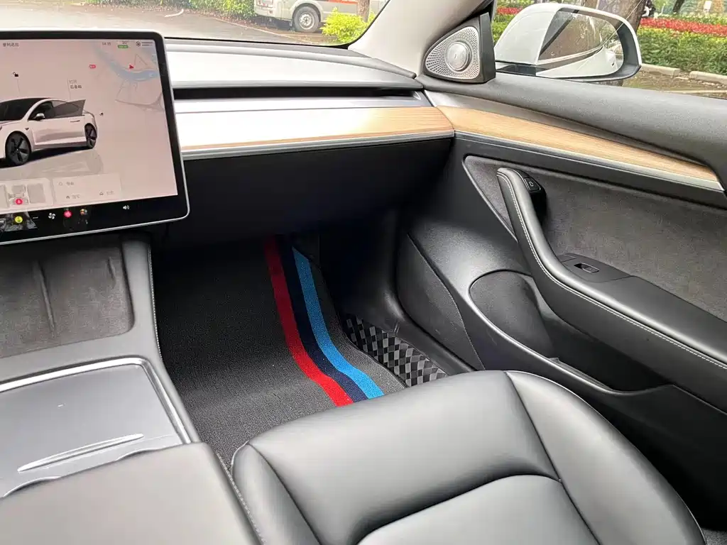 Tesla Model 3 2022 — фото 21