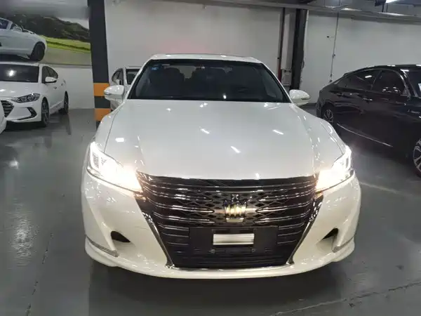 Toyota Crown 2018