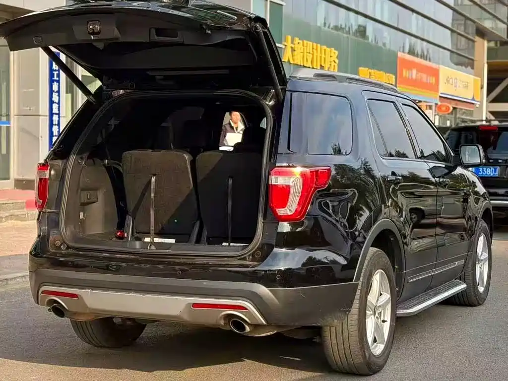 Ford Explorer 2018 — фото 4