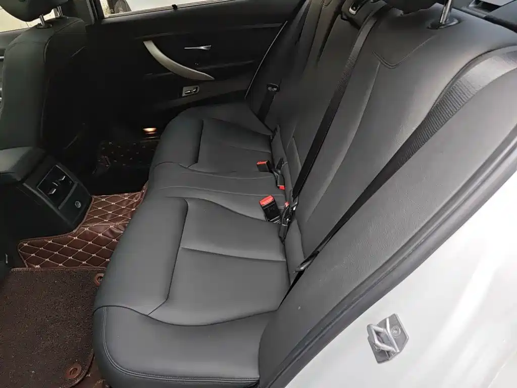 BMW 3 Series 2016 — фото 17