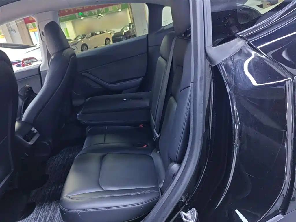 Tesla Model Y 2023 — фото 17
