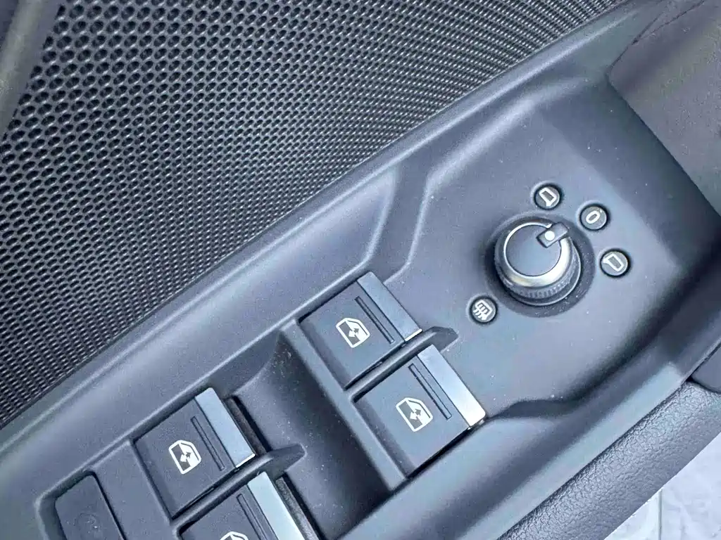 Audi A3 2023 — фото 17