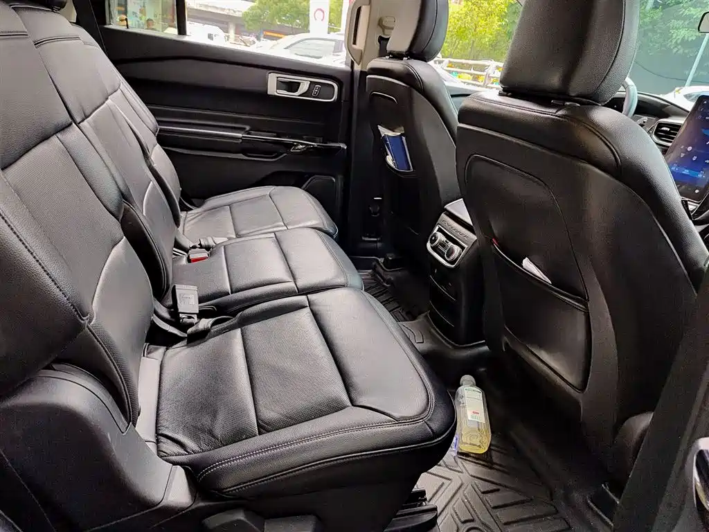 Ford Explorer 2020 — фото 11
