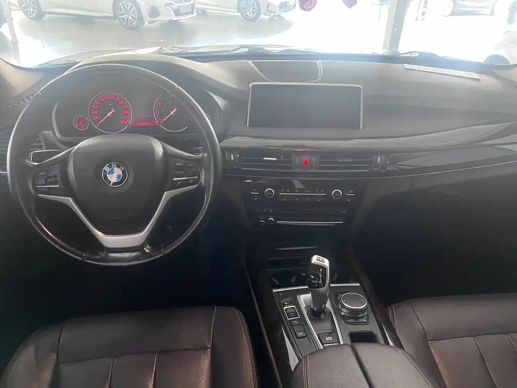 BMW X5 2018 — фото 9