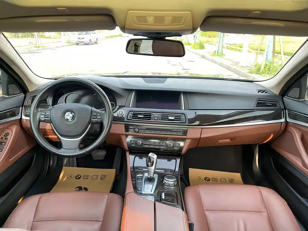 BMW 5 Series 2016 — фото 23