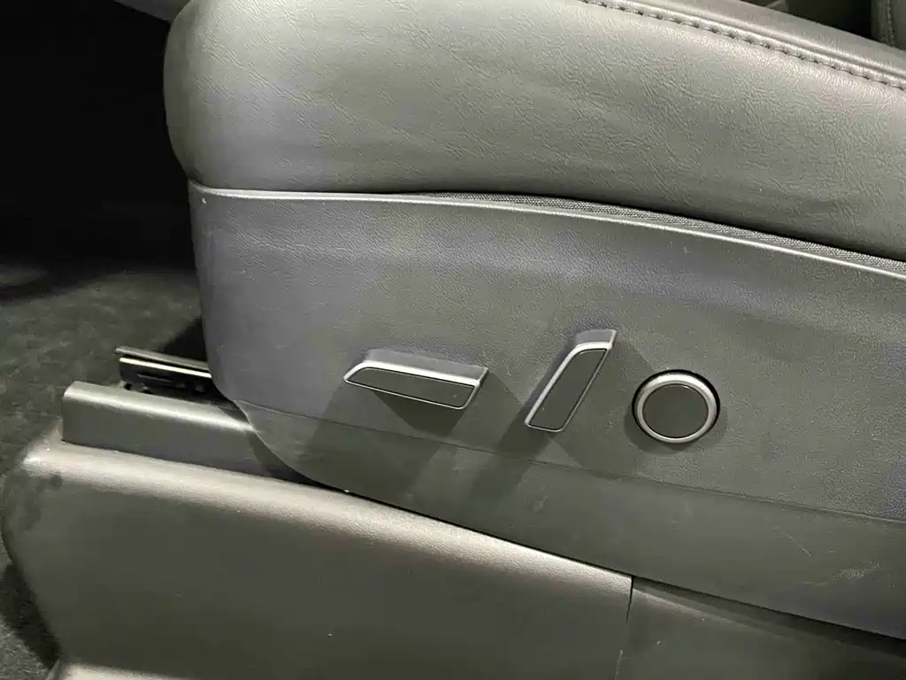 Tesla Model Y 2022 — фото 16
