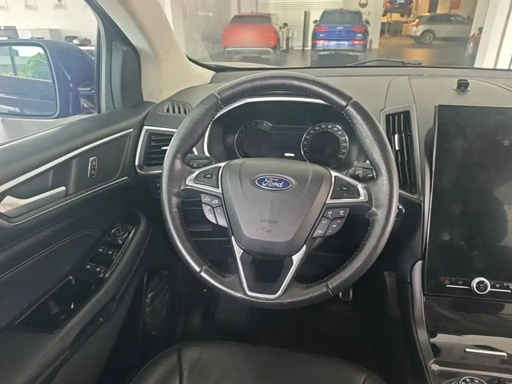 Ford Edge 2020 — фото 17