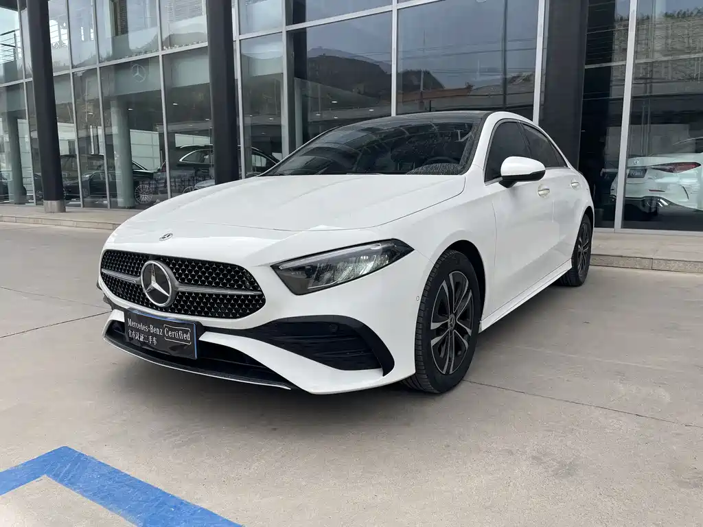 Mercedes-Benz A-Class 2024 — фото 1