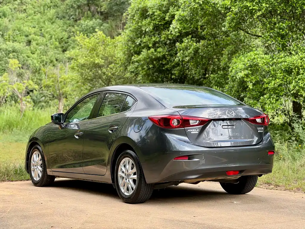 Mazda 3 Axela 2019 — фото 4
