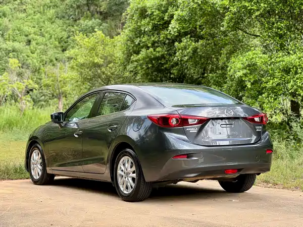 Mazda 3 Axela 2019