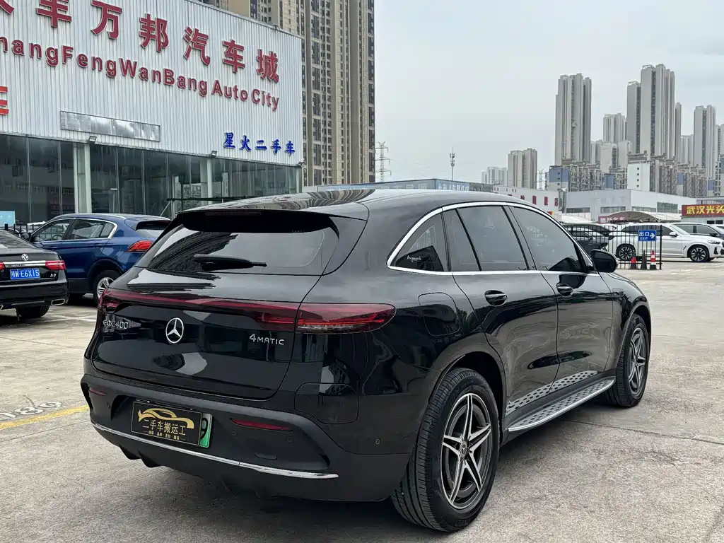 Mercedes-Benz EQC 2020 — фото 11